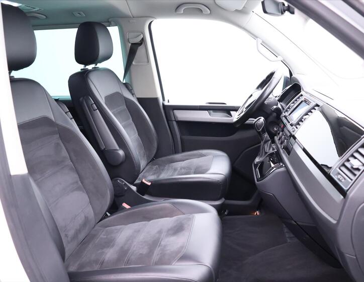 Volkswagen Multivan 11