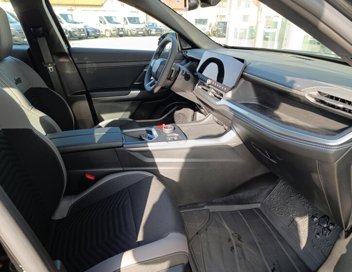 Jeep Compass SUV / Terénní 1,2 l 107 kw