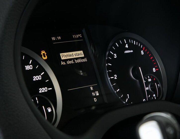 Mercedes-Benz Vito Skříň 2,0 l 120 kw