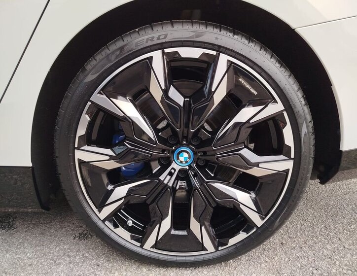 BMW Ostatní Kombi 0,0 442 kw