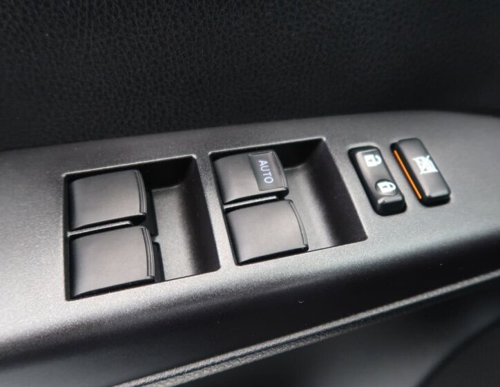 Toyota RAV4 SUV / Terénní 2,5 l 114 kw