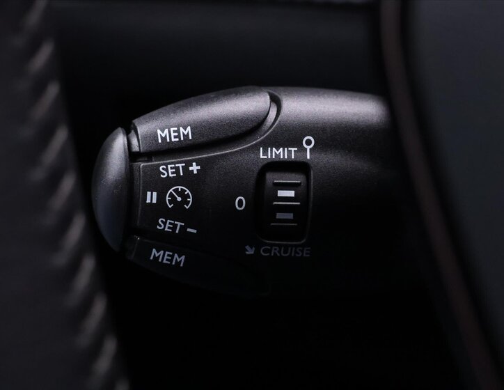 Peugeot 2008 SUV 1,2 l 74 kw