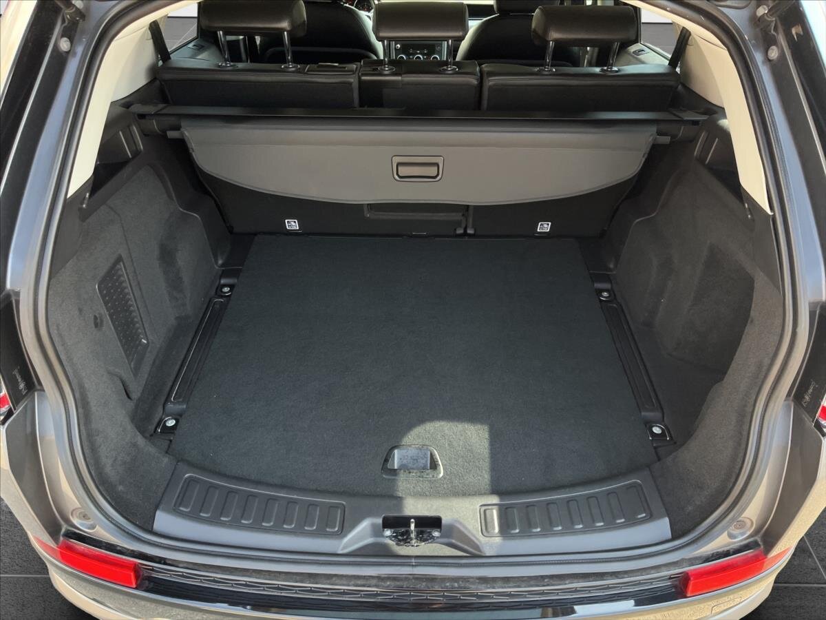 Land Rover Discovery Sport SUV / Terénní 2,0 l 110 kw