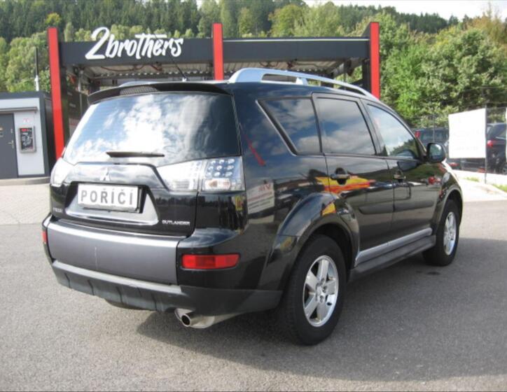 Mitsubishi Outlander 6