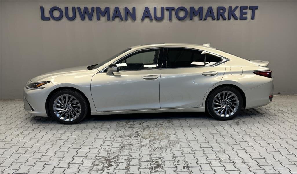 Lexus ES 300h Sedan 2,5 l 160 kw