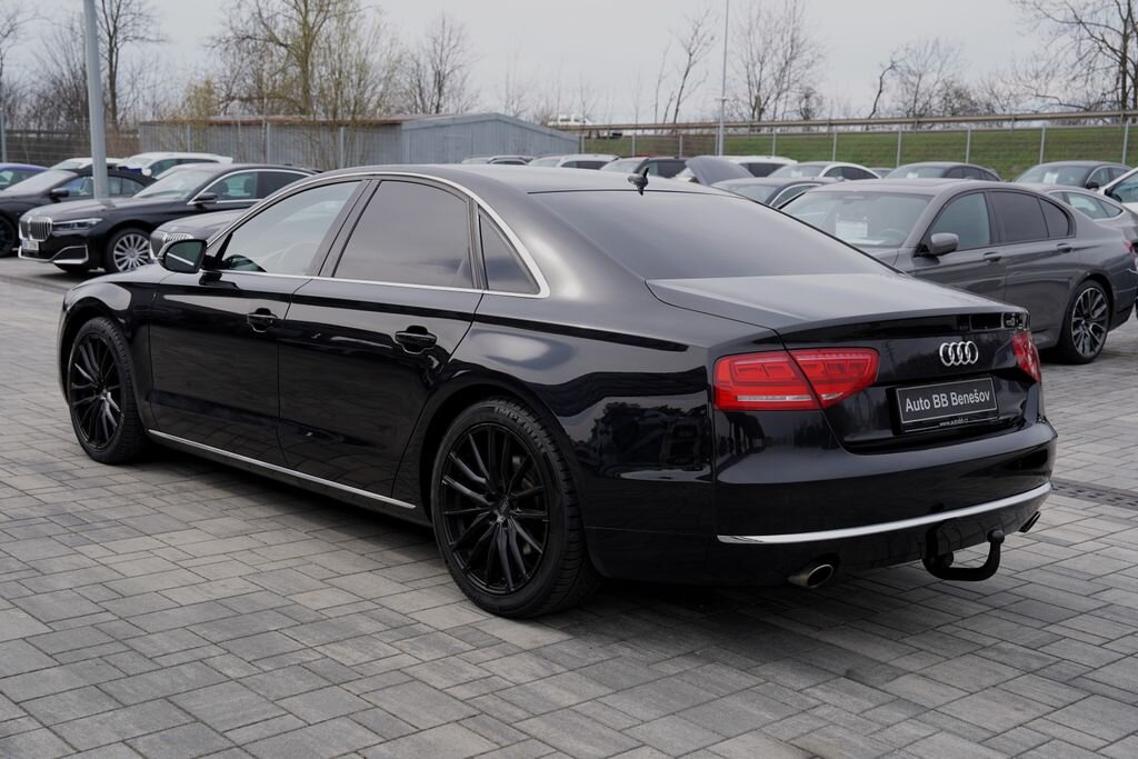 Audi A8 Sedan / Limuzína 3,0 l 213 kw