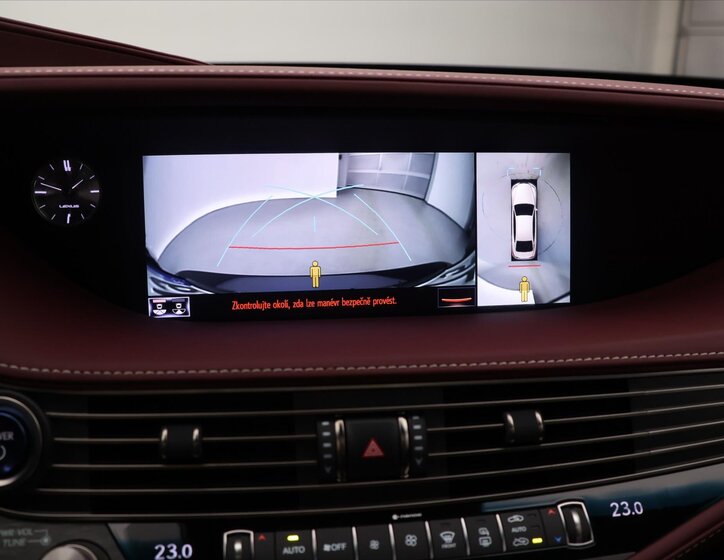 Lexus LS 500h Sedan / Limuzína 3,5 l 220 kw