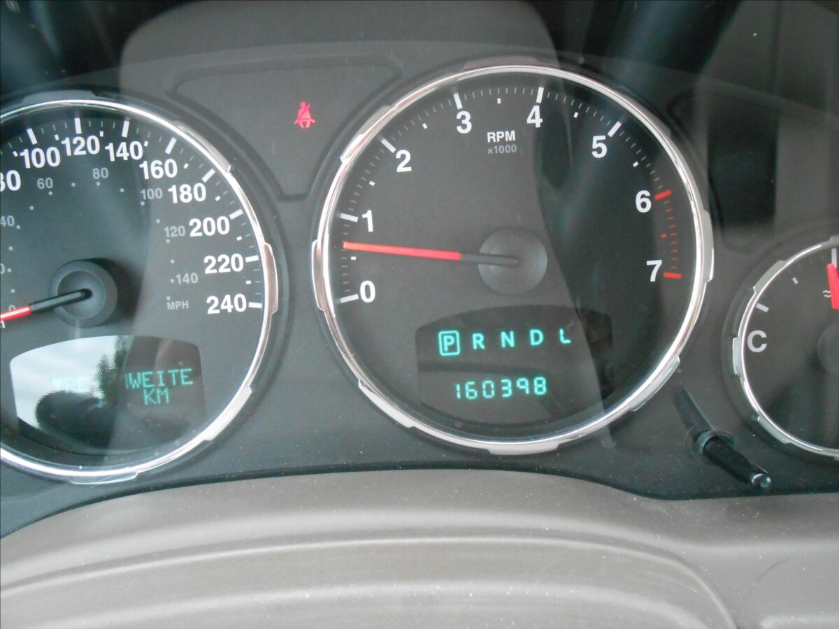 Jeep Cherokee SUV 3,7 l 151 kw