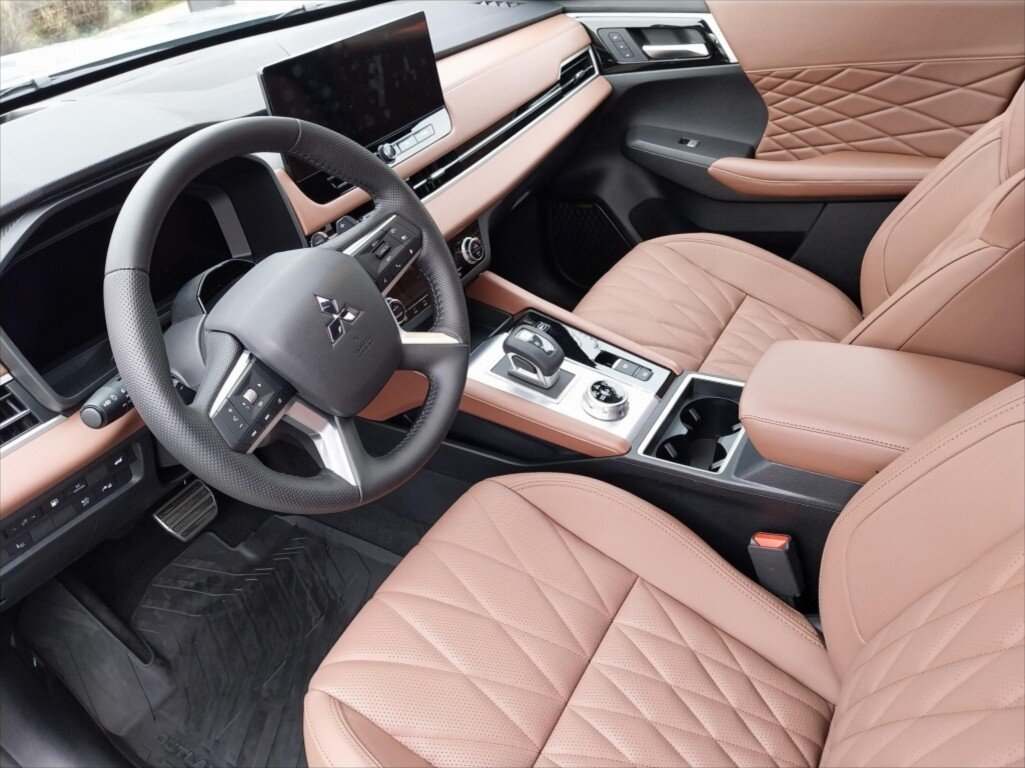 Mitsubishi Outlander SUV / Terénní 2,4 l 225 kw