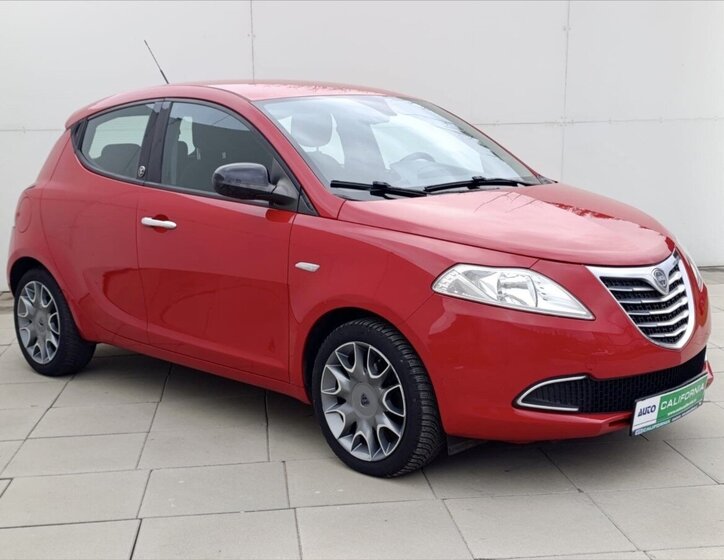 Lancia Y Hatchback 1,2 l 51 kw