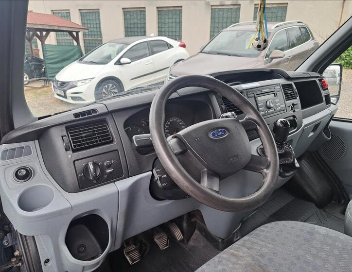 Ford Transit 9