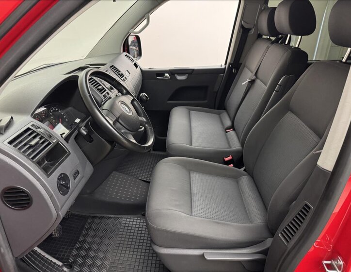 Volkswagen Caravelle Kombi 1,9 l 75 kw