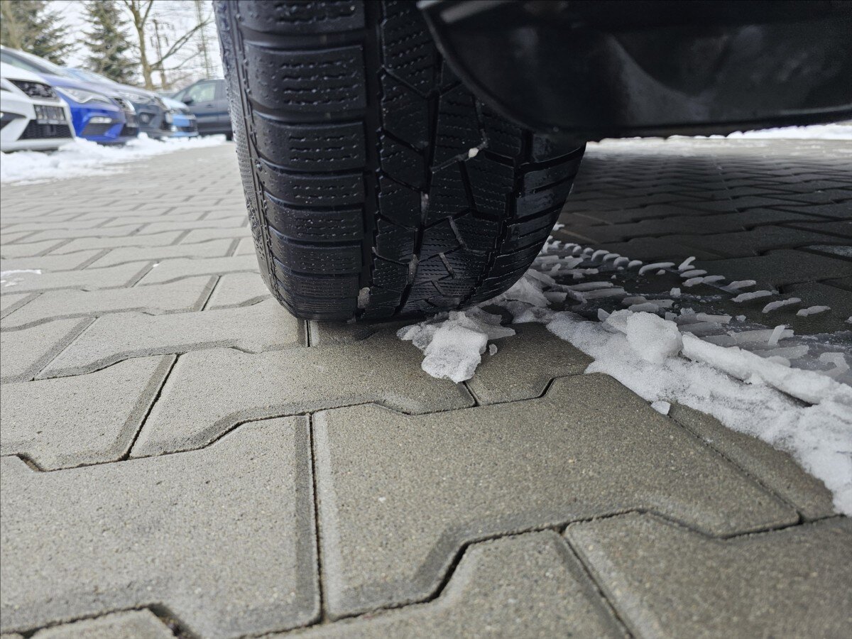 Volkswagen Touran Kombi 1,4 l 110 kw