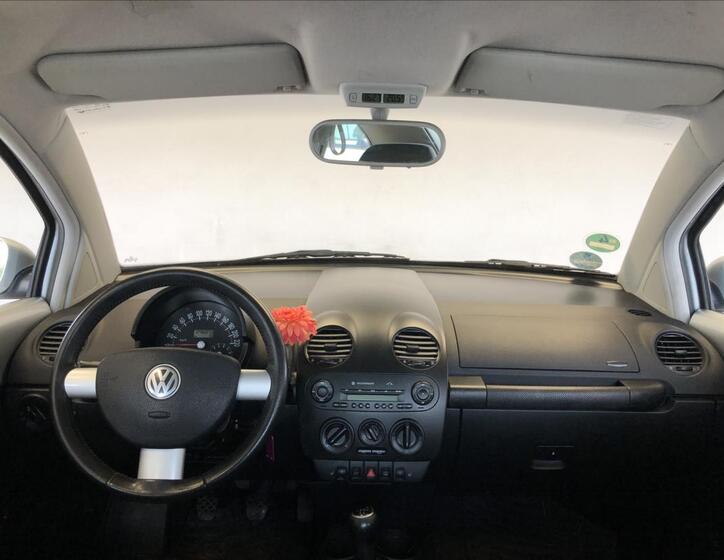 Volkswagen New Beetle 14