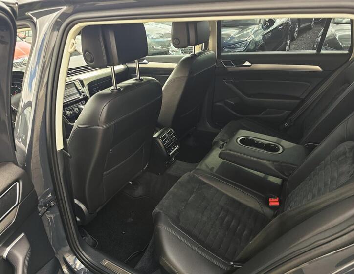 Volkswagen Passat 25
