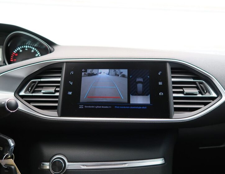 Peugeot 308 Hatchback 1,2 l 81 kw