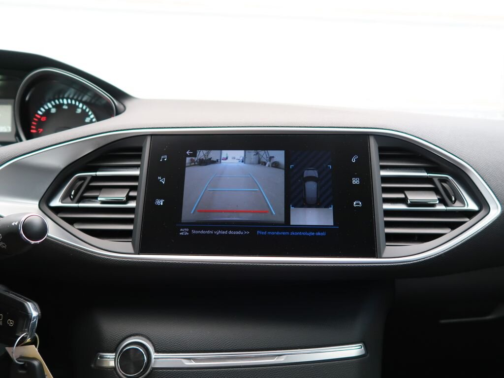 Peugeot 308 Hatchback 1,2 l 81 kw