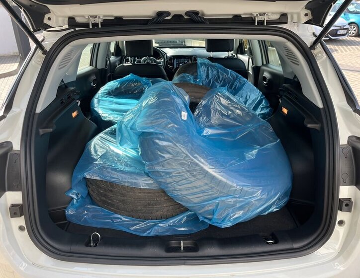 Jeep Compass SUV / Terénní 1,3 l 96 kw