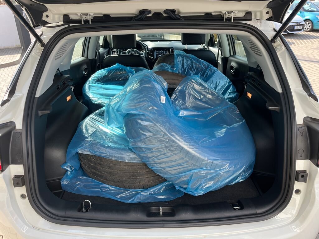 Jeep Compass SUV / Terénní 1,3 l 96 kw