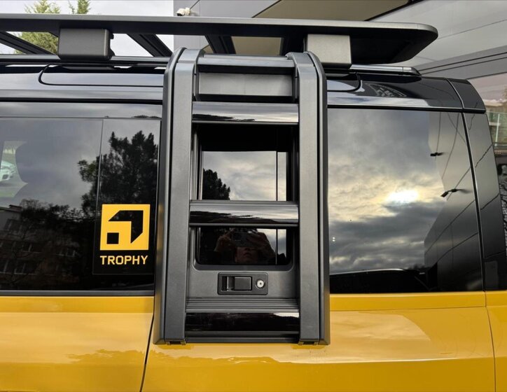 Land Rover Defender SUV 3,0 l 257 kw