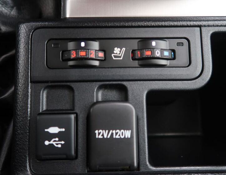 Toyota Land Cruiser 34