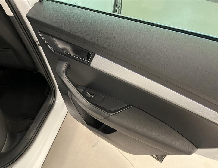 Škoda Karoq SUV / Terénní 1,5 l 110 kw