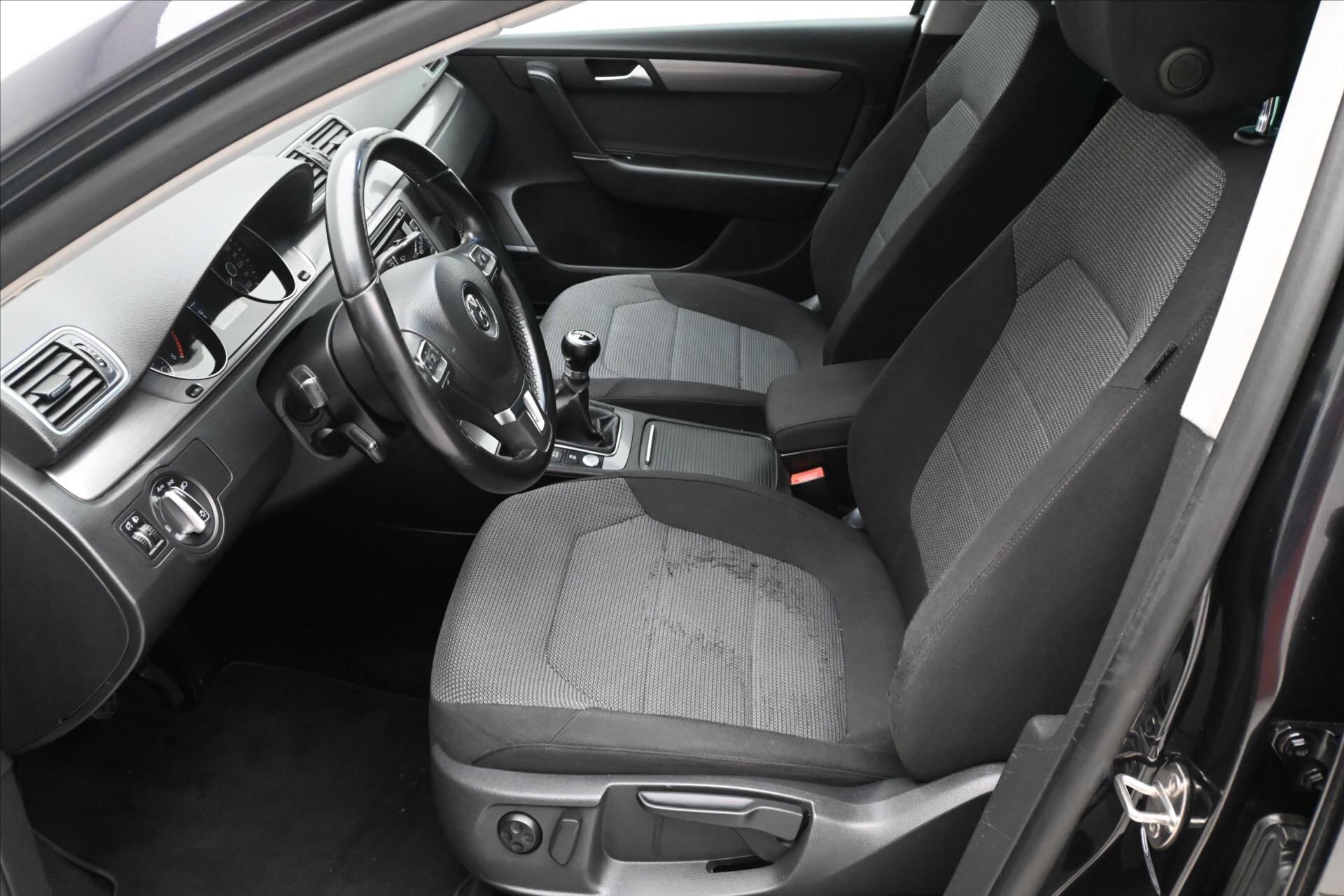 Volkswagen Passat Kombi 1,6 l 77 kw