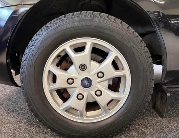 Ford Tourneo Custom 24