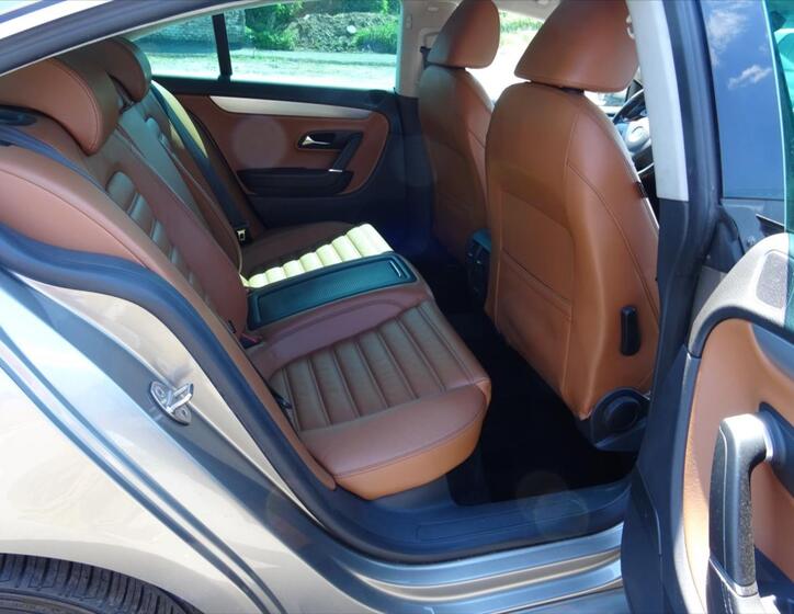 Volkswagen Passat CC 13