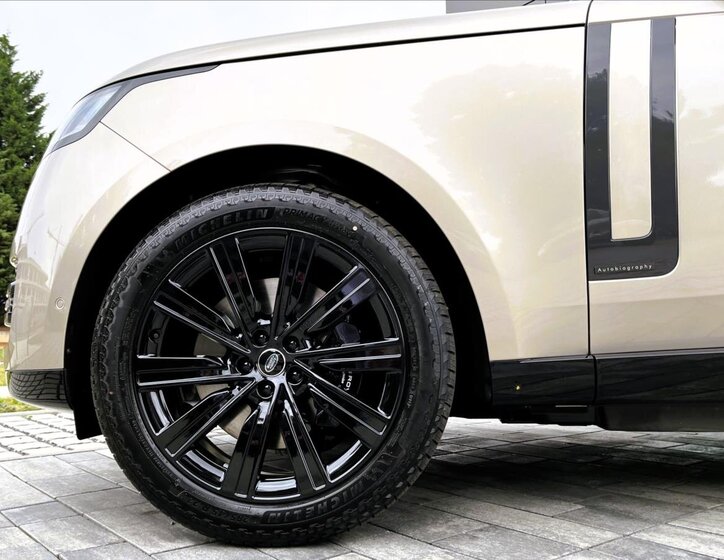 Land Rover Range Rover SUV 3,0 l 404 kw