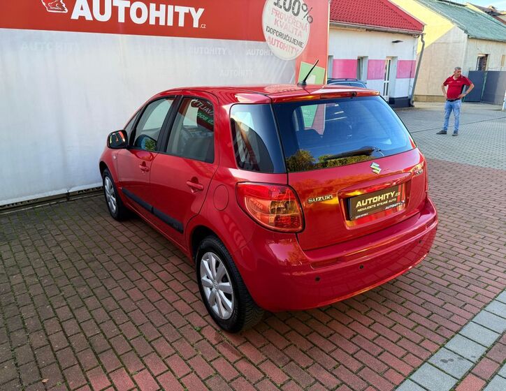 Suzuki SX4 8