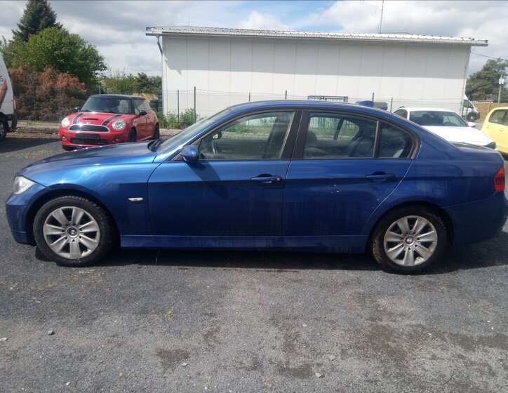 BMW Řada 3 Sedan / Limuzína 2,0 l 120 kw