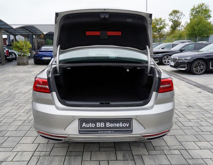 Volkswagen Passat 11