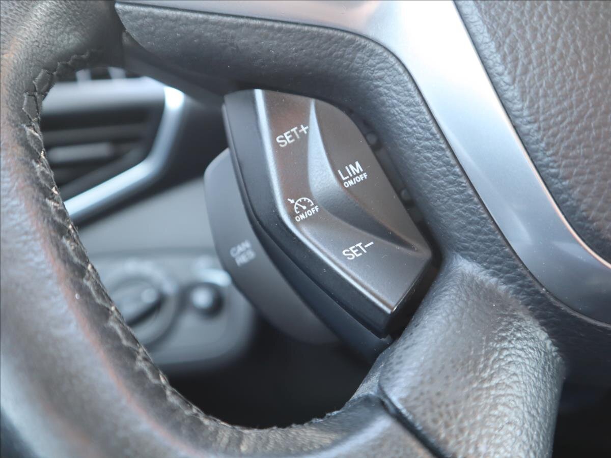 Ford Kuga SUV / Terénní 1,6 l 110 kw