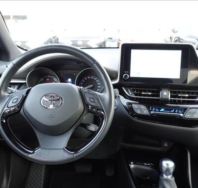 Toyota C-HR 8