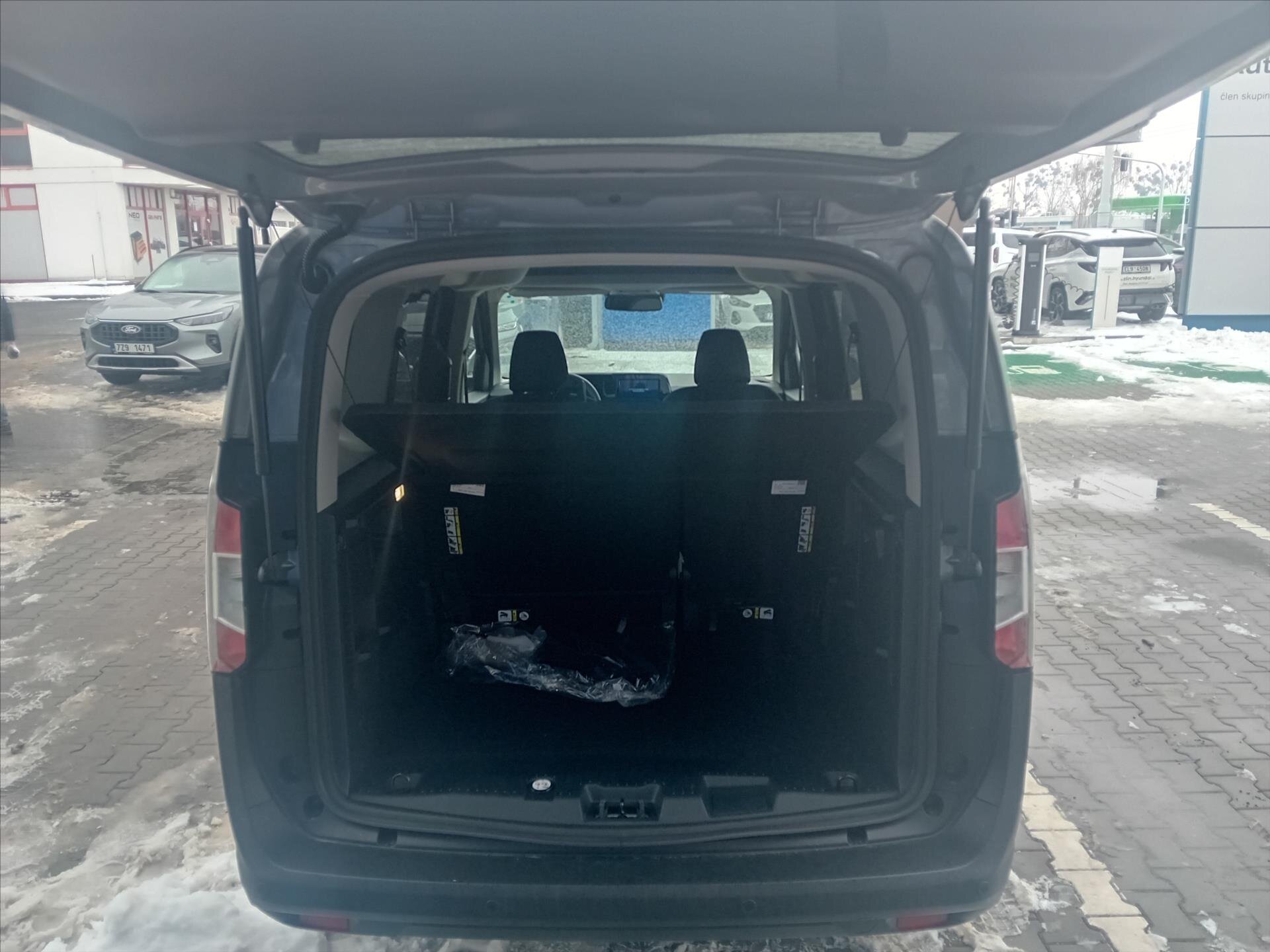 Ford Tourneo Courier MPV 999,0 92 kw