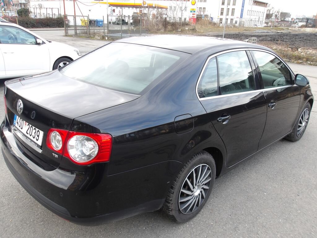 Volkswagen Jetta Sedan 1,9 l 77 kw