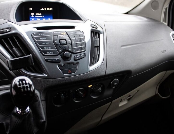 Ford Tourneo Custom 14