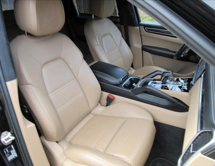 Porsche Cayenne Kombi 2,9 l 324 kw