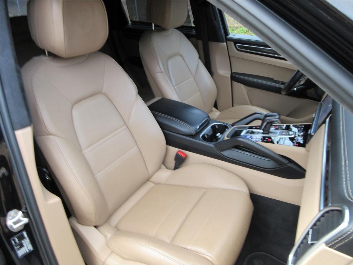 Porsche Cayenne Kombi 2,9 l 324 kw