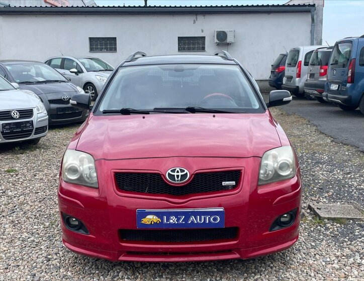 Toyota Avensis Kombi 2,0 l 93 kw