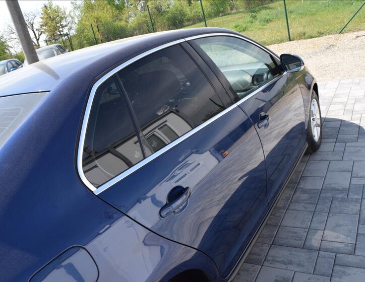 Volkswagen Jetta Sedan / Limuzína 1,9 l 77 kw