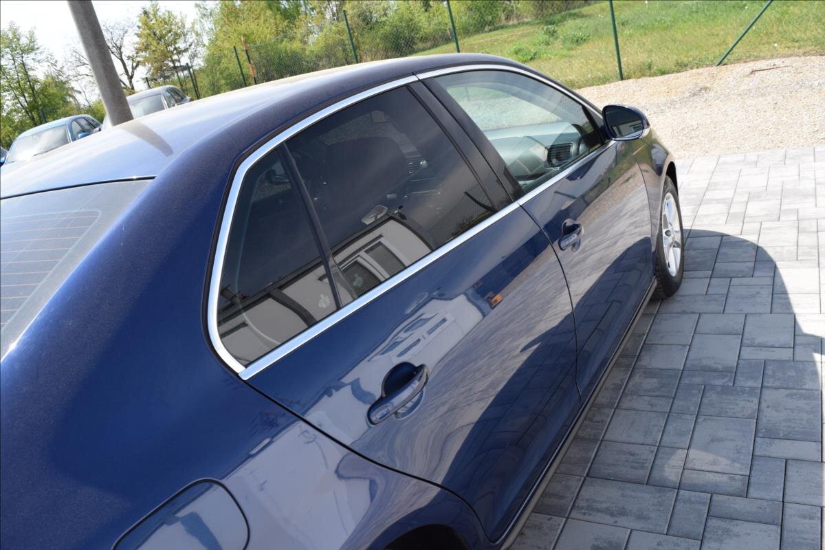 Volkswagen Jetta Sedan / Limuzína 1,9 l 77 kw