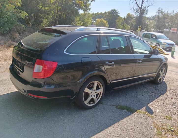 Škoda Superb 11