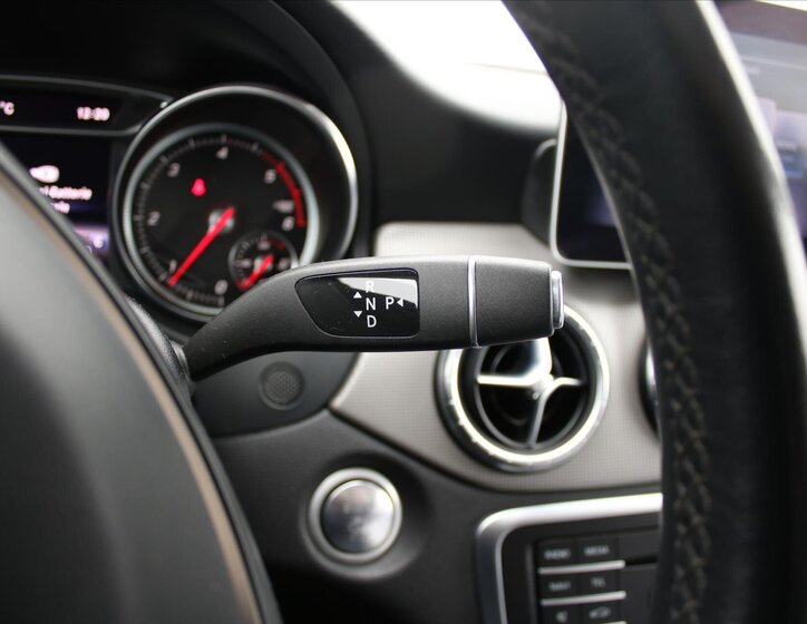 Mercedes-Benz CLA Kombi 2,1 l 100 kw