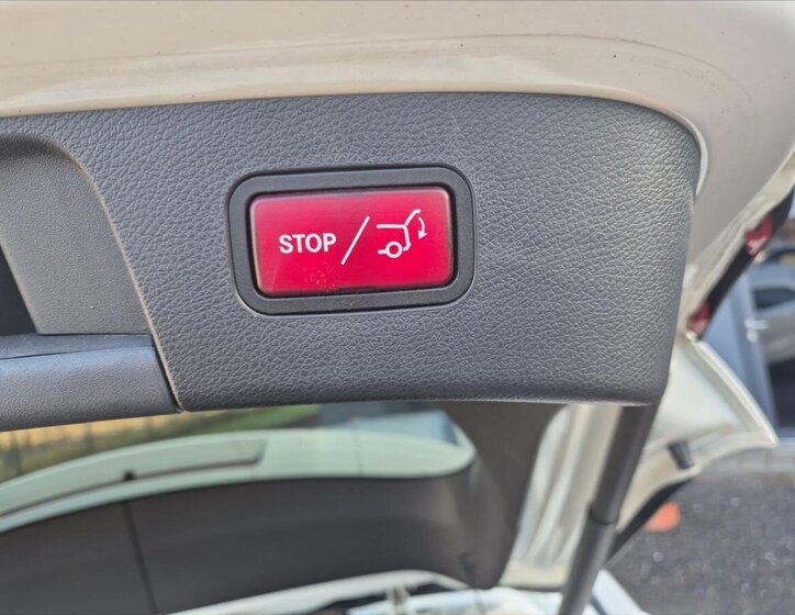 Mercedes-Benz GLA 12