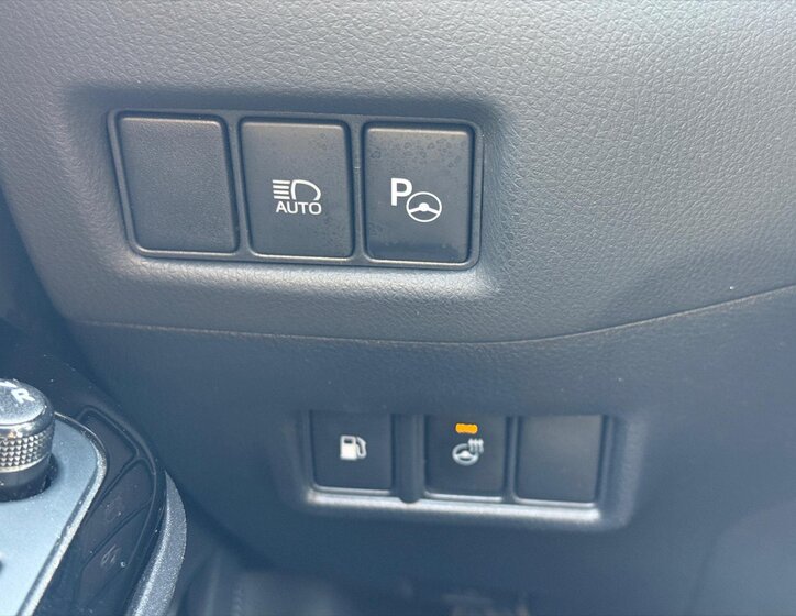 Toyota C-HR SUV 1,8 l 72 kw