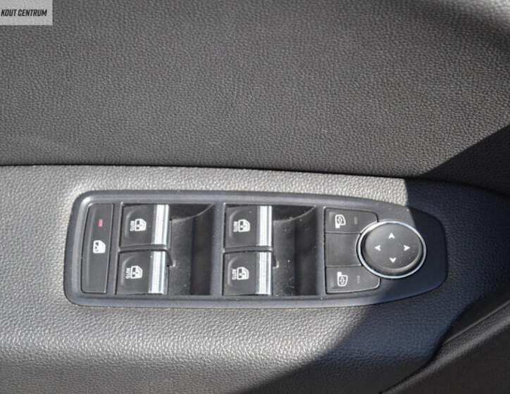 Renault Captur SUV / Terénní 1,3 l 103 kw