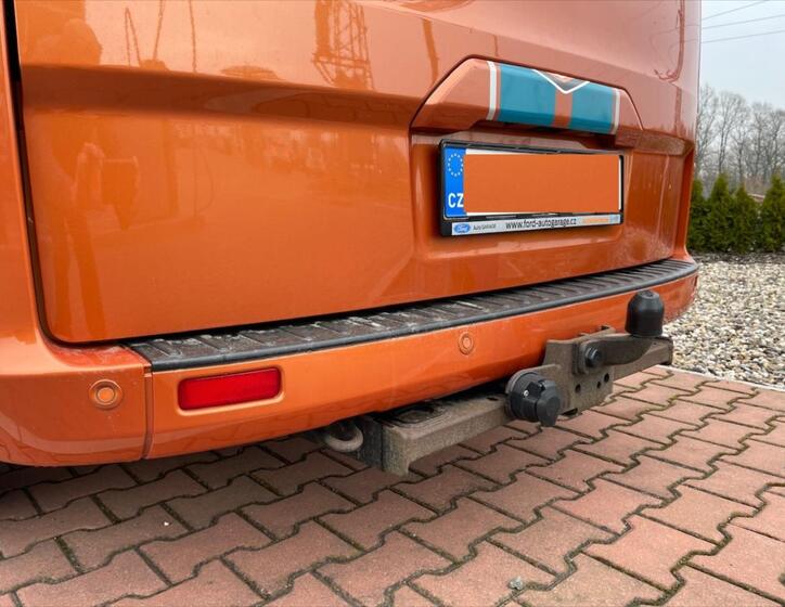 Ford Tourneo Custom 9