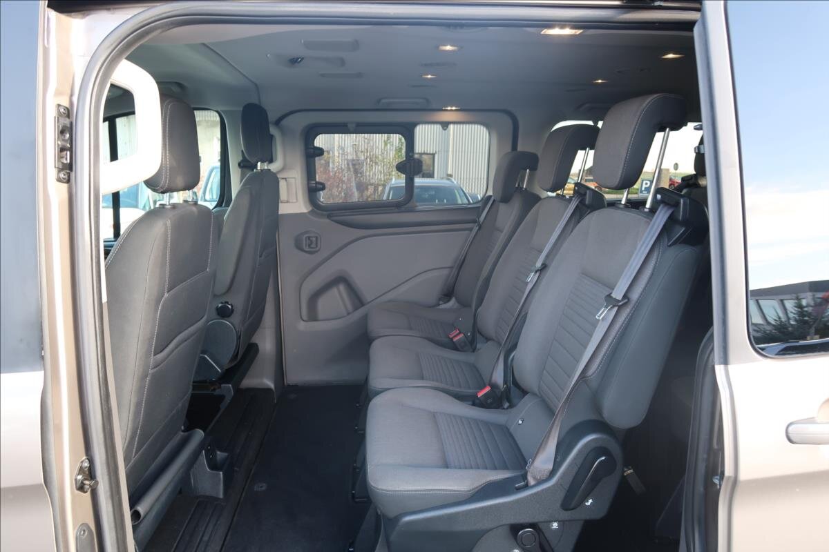 Ford Tourneo Custom MPV 2,0 l 96 kw